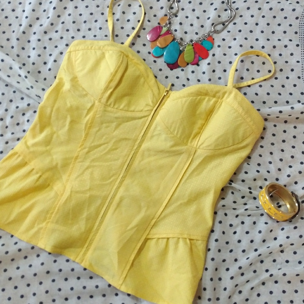 Bebe Beautiful Yellow Top Sz L